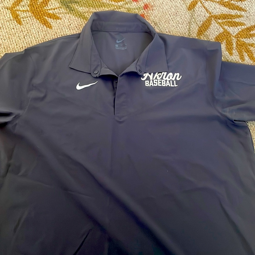 Men’s Nike dri fit Akron baseball polo. Size L